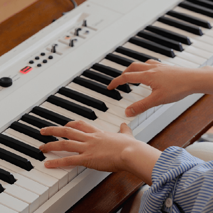 PIANO DIGITAL KORG LIANO LIVE 9